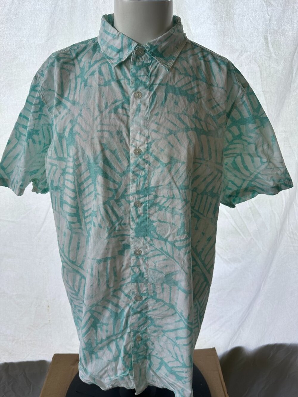 Margaritaville Men's Blue White Floral Pattern Hawaiian Shirt XL Cotton